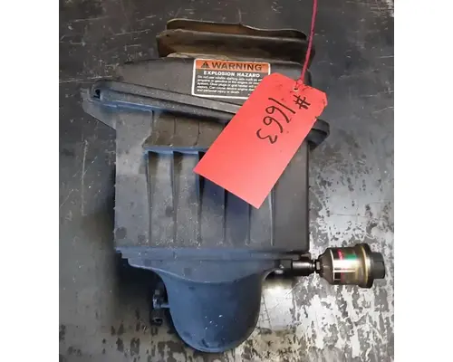 INTERNATIONAL DuraStar 4300 Air Cleaner