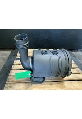 INTERNATIONAL DuraStar 4400 Air Cleaner