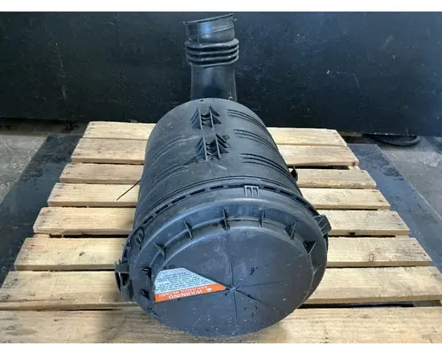 INTERNATIONAL DuraStar 4400 Air Cleaner