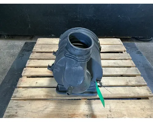 INTERNATIONAL DuraStar 4400 Air Cleaner