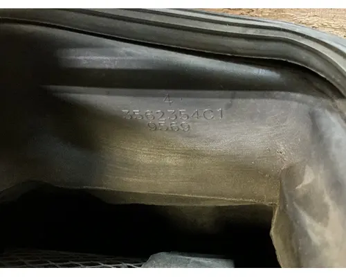 INTERNATIONAL DuraStar 4400 Air Cleaner