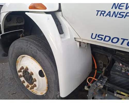 INTERNATIONAL DuraStar 4400 Fender Extension