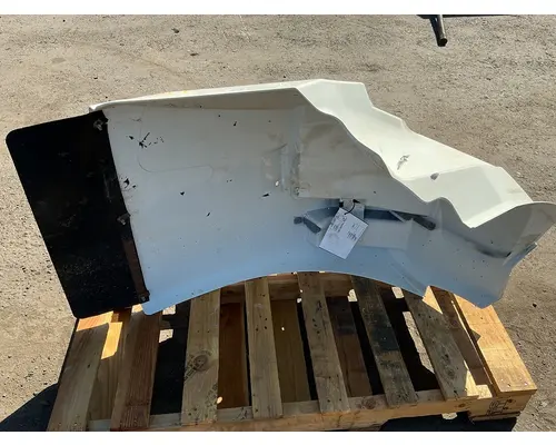 INTERNATIONAL DuraStar 4400 Fender Extension