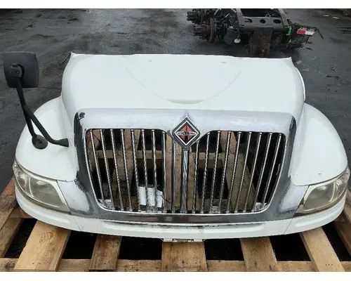 INTERNATIONAL DuraStar 4400 Hood