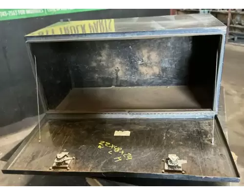 INTERNATIONAL DuraStar 4400 Tool Box