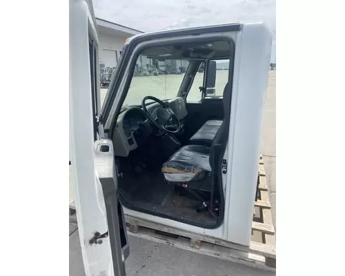 INTERNATIONAL Durastar 4300 Cab