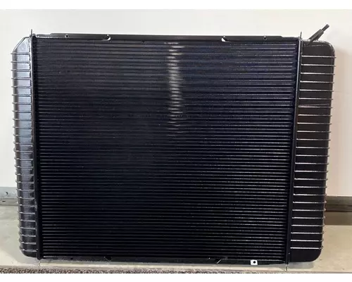 INTERNATIONAL Durastar 4400 Radiator