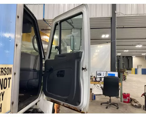 INTERNATIONAL Durastar Door Assembly, Front