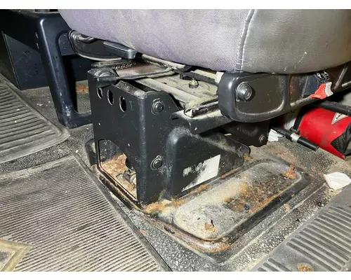 INTERNATIONAL Durastar Seat (non-Suspension)