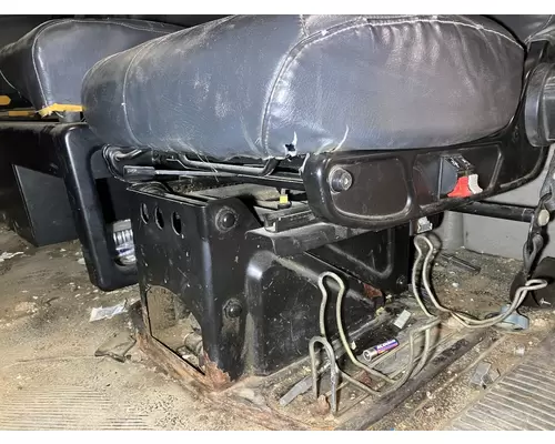 INTERNATIONAL Durastar Seat (non-Suspension)