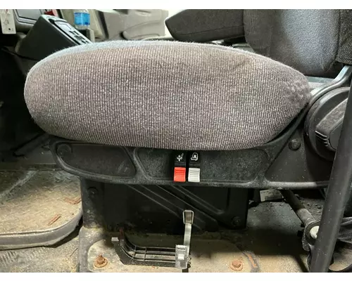 INTERNATIONAL Durastar Seat (non-Suspension)