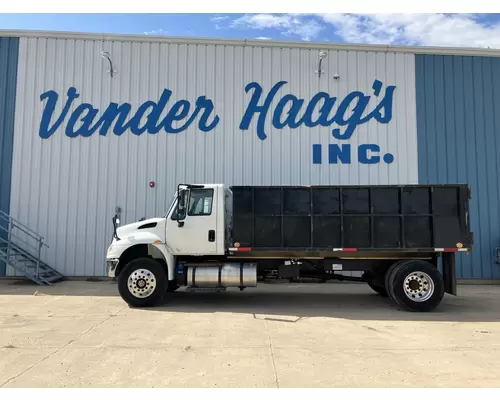 INTERNATIONAL Durastar Truck