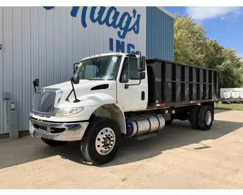 INTERNATIONAL Durastar Truck