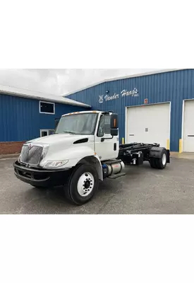 INTERNATIONAL Durastar Truck