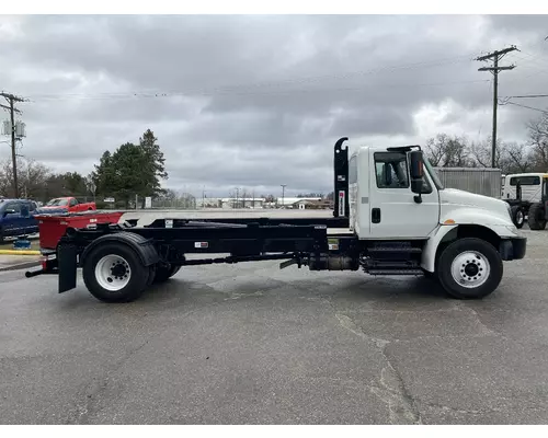 INTERNATIONAL Durastar Truck