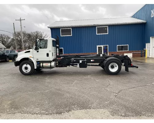 INTERNATIONAL Durastar Truck