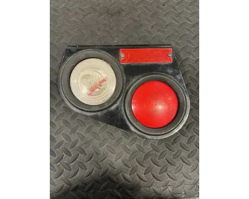 INTERNATIONAL F-2574 Lamp stop tail turn