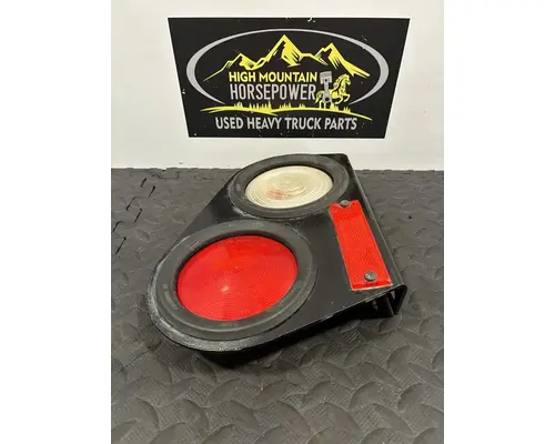 INTERNATIONAL F-2574 Lamp stop tail turn