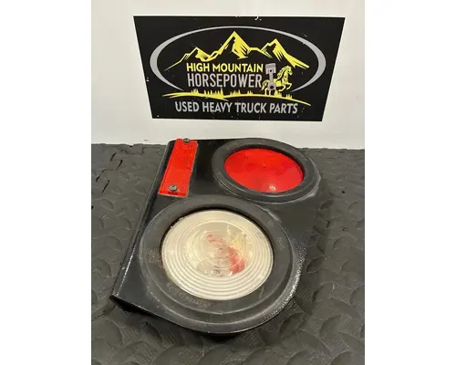 INTERNATIONAL F-2574 Lamp stop tail turn