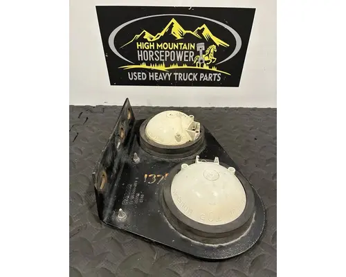 INTERNATIONAL F-2574 Lamp stop tail turn