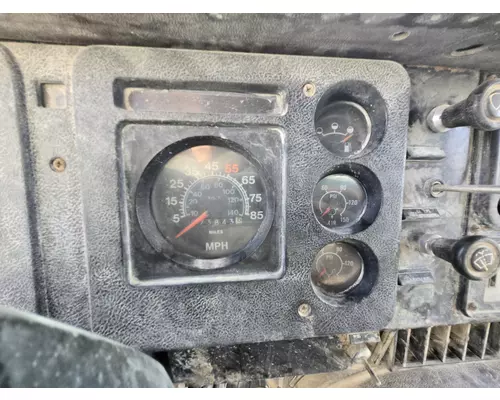 INTERNATIONAL F-2575 Instrument Cluster