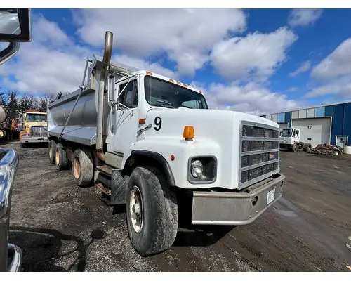 INTERNATIONAL F-2674 Complete Vehicle