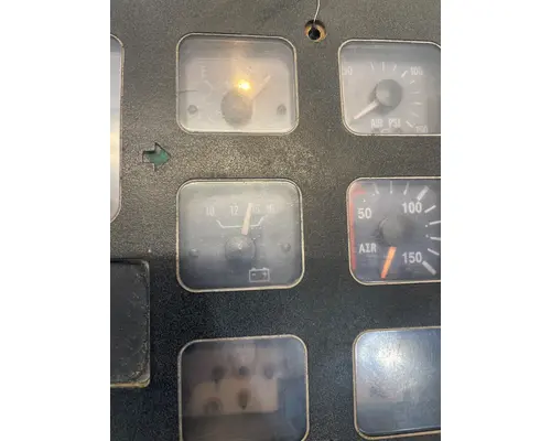 INTERNATIONAL F-2674 Instrument Cluster