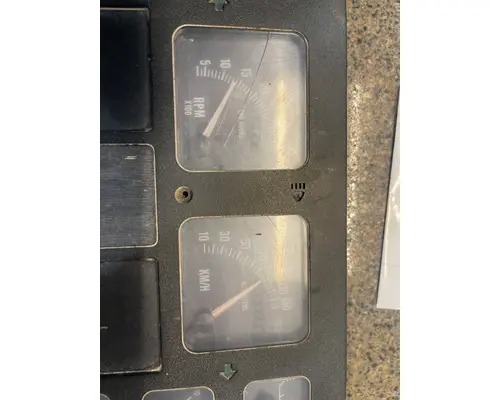 INTERNATIONAL F-2674 Instrument Cluster