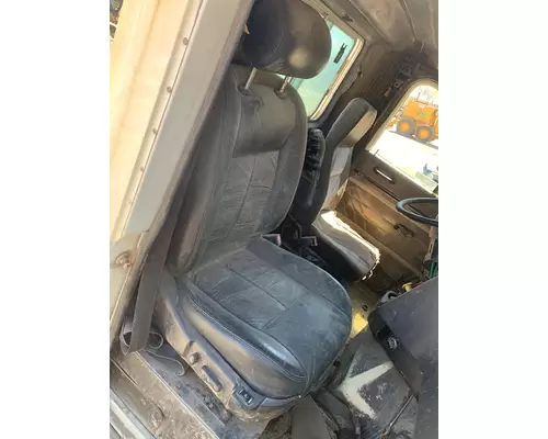INTERNATIONAL F-5070 Cab Mount