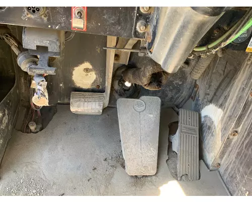 INTERNATIONAL F-5070 Cab Mount