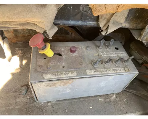 INTERNATIONAL F-5070 Cab Mount