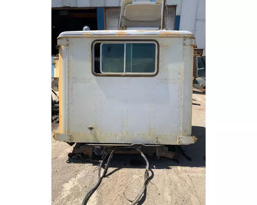 INTERNATIONAL F-5070 Cab Mount