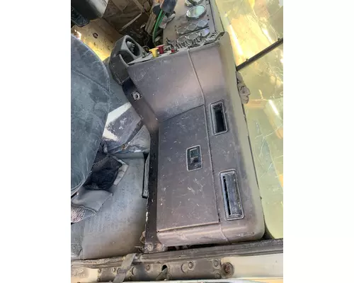 INTERNATIONAL F-5070 Cab Mount