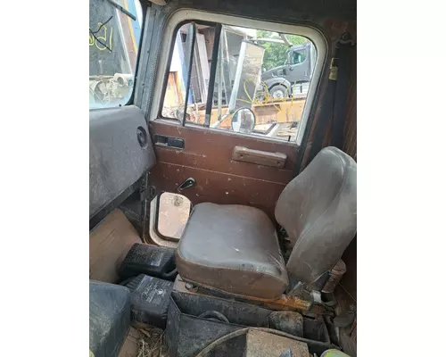 INTERNATIONAL F-5070 Cab Mount