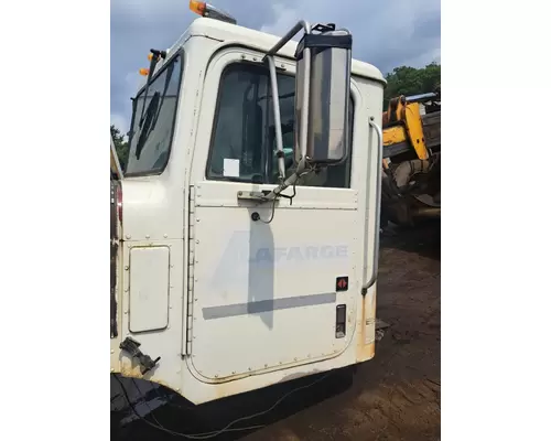 INTERNATIONAL F-5070 Cab Mount