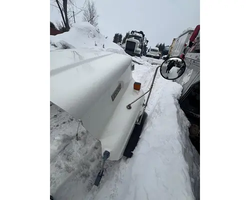 INTERNATIONAL F-5070 Hood