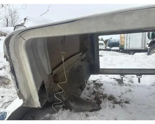 INTERNATIONAL F-5070 Hood