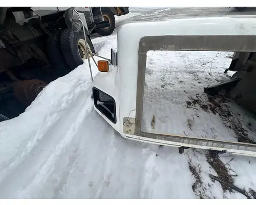 INTERNATIONAL F-5070 Hood