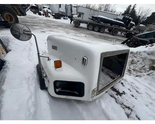 INTERNATIONAL F-5070 Hood