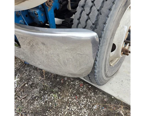 INTERNATIONAL F-8100 Bumper Assembly, Front