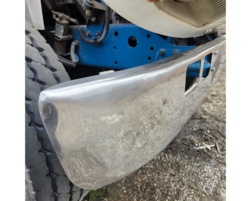INTERNATIONAL F-8100 Bumper Assembly, Front