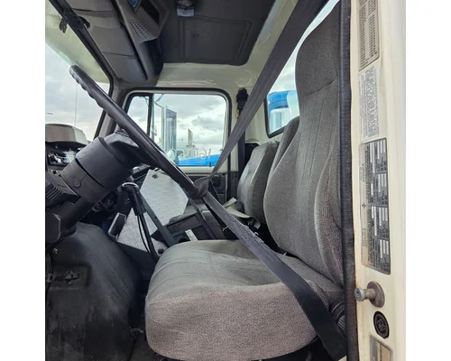 INTERNATIONAL F-8100 Cab