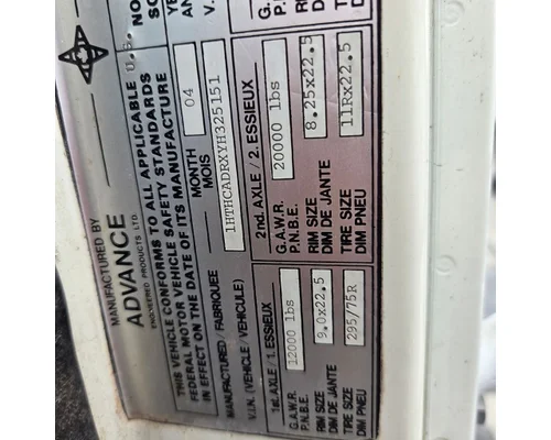 INTERNATIONAL F-8100 Cab