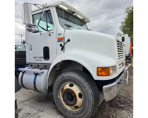 INTERNATIONAL F-8100 Hood