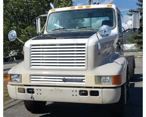 INTERNATIONAL F-8200 Complete Vehicle