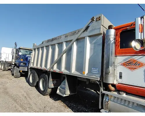 INTERNATIONAL F-9300 SBA Rebuilders