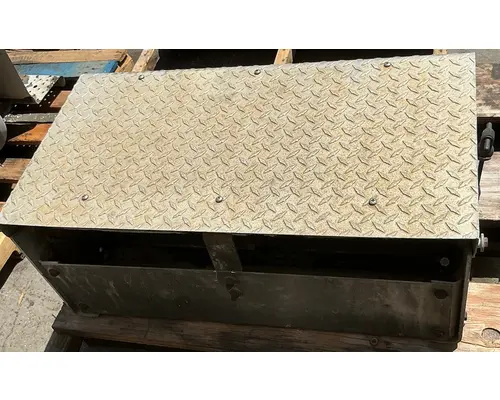 INTERNATIONAL F-9370 Battery Boxes