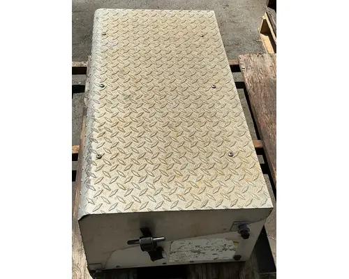 INTERNATIONAL F-9370 Battery Boxes