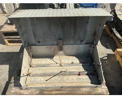 INTERNATIONAL F-9370 Battery Boxes