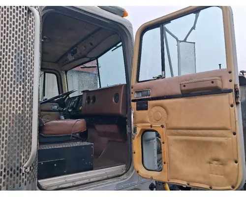 INTERNATIONAL F-9370 Cab Assembly